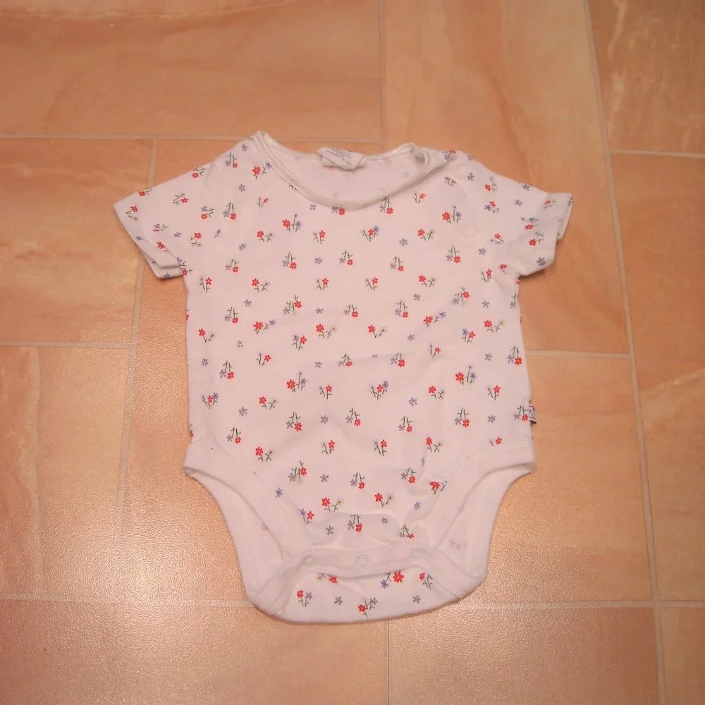 Old Navy White Baby Girls Red & Blue Mini Floral Print Onesie Bodysuit